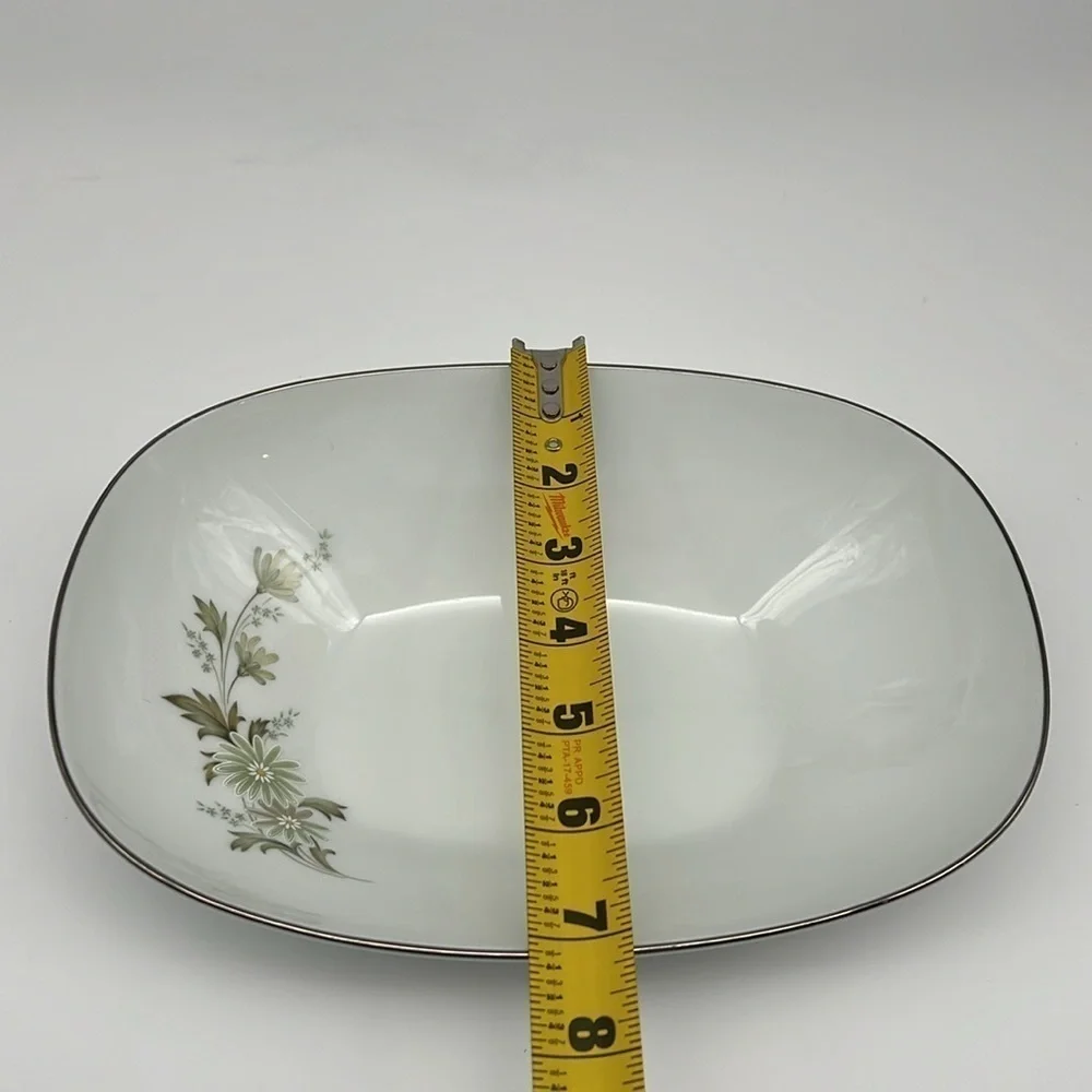 Noritake Soroya 6853 Oval Serving Dish‎ Light Green Daisy Simple Floral Pattern